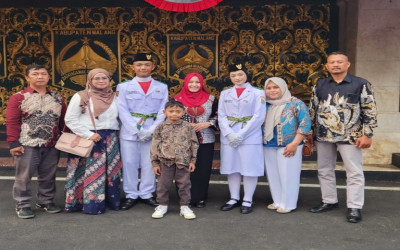 Tiga Murid Terbaik SMKN 1 Singosari Dikukuhkan sebagai Paskibraka Kabupaten Malang 2026